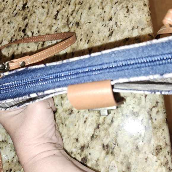Sakroots Blue and Cream Wristlet - Picture 6 of 6